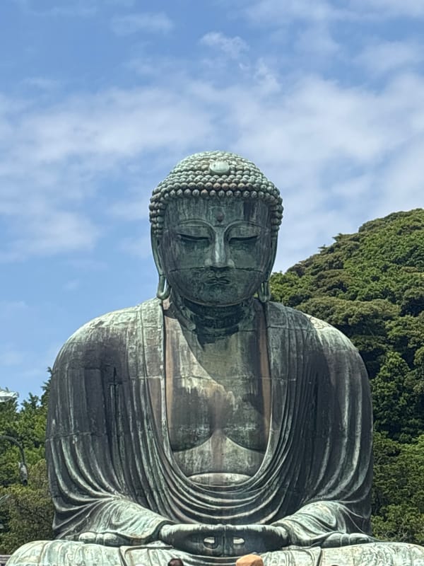 Early morning photo tour documents Buddhist temples in Kamakura