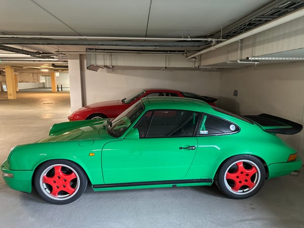 Two classic Porsches and a Kermit cameo in an Espoo garage