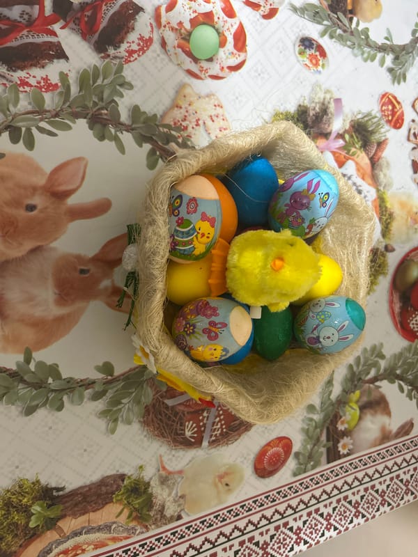 Domestic Easter celebration and personal items documented in Svishtov