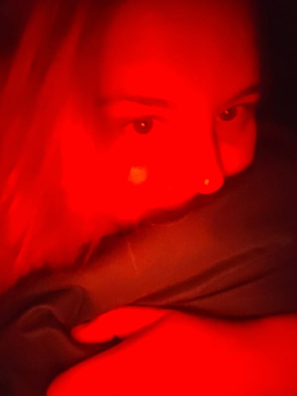 Private moments with pet documented in Izhevsk bedroom