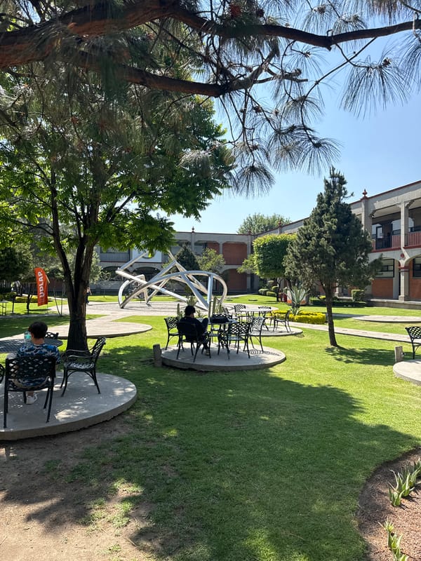 Quiet afternoon moments captured in San Andrés Cholula gardens
