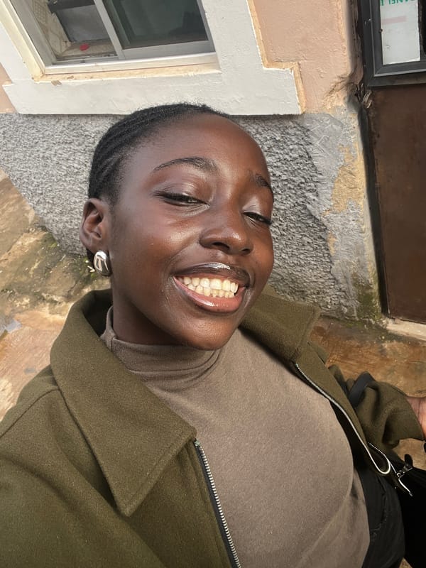 Quick outdoor photo session in urban Abuja