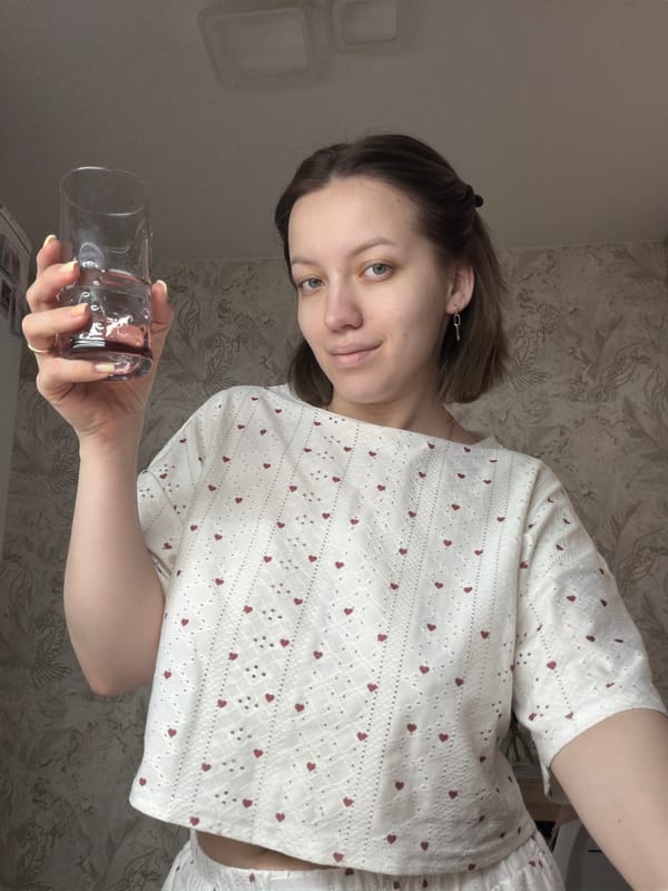 Morning moments with roses in Reshetnikovo home
