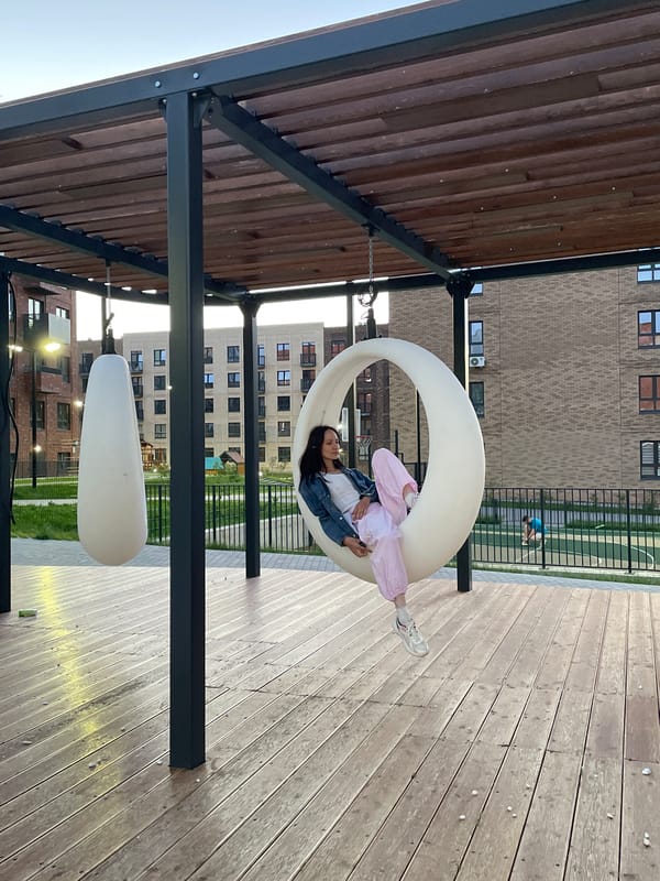 Woman documents extended photo session in Izhevsk apartment