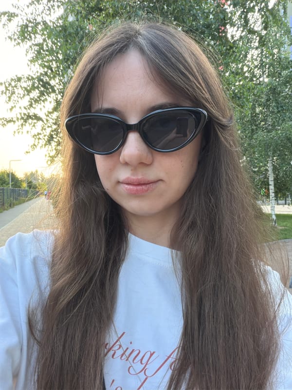 Afternoon in a Kyiv neighborhood: workouts, fruit trees, apartment blocks