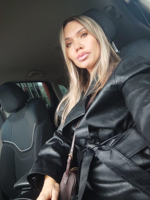 Woman with child seat spotted at gas station in Votkinsk