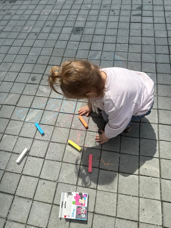 Child plays, woman swings, bakery visits in Yekaterinburg morning