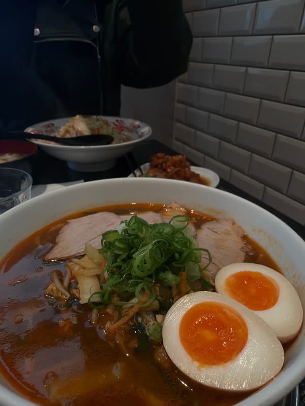 Food tour documented across Düsseldorf restaurants and bakeries