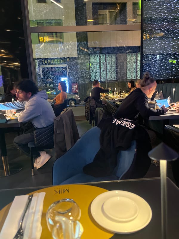 Diners document modern restaurant experience at MIK Turin