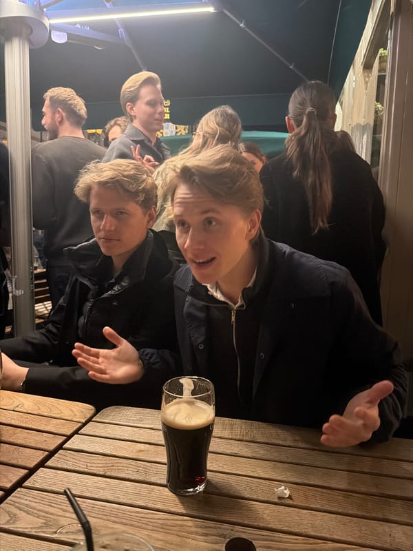 Evening social gathering at historic London pub documented by witnesses