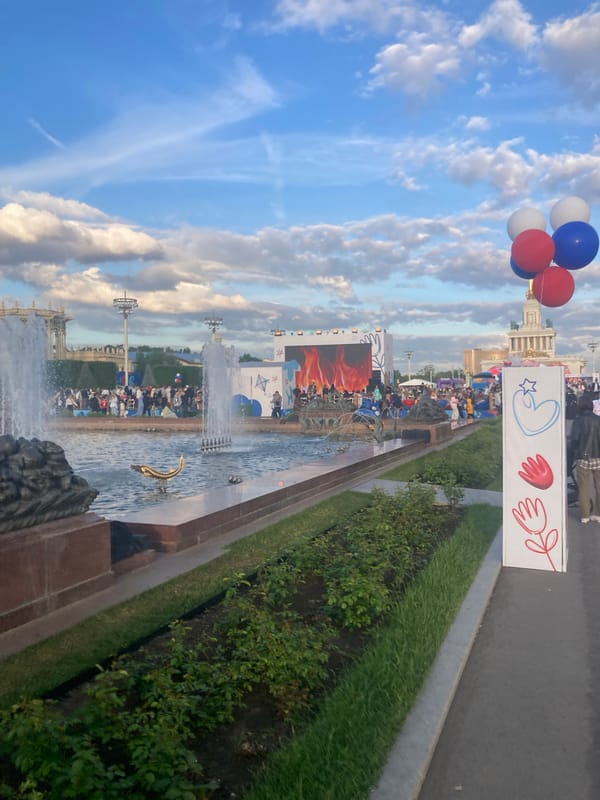 Public gathering draws crowds to Moscow's VDNH complex