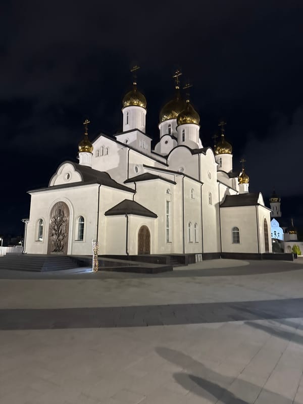 Summer night out at Anapa's parks and playgrounds