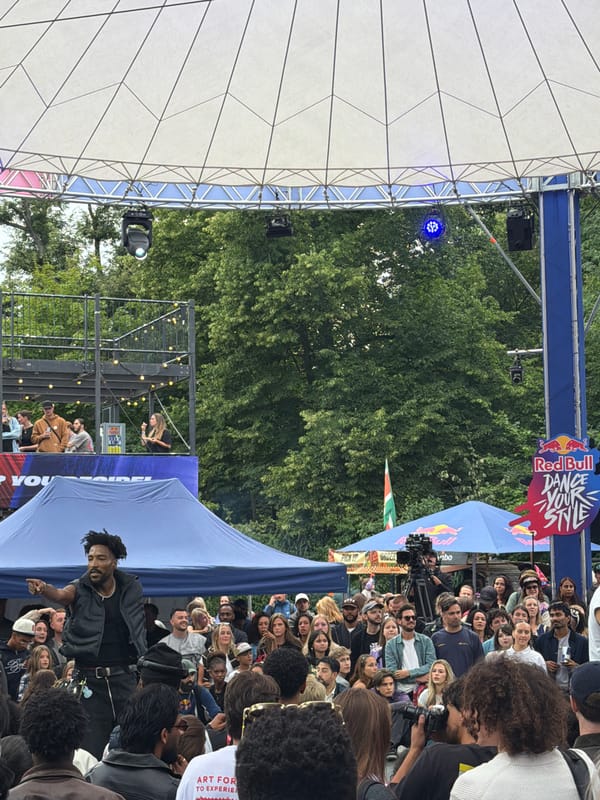 Live performance event draws a crowd under Amsterdam canopy