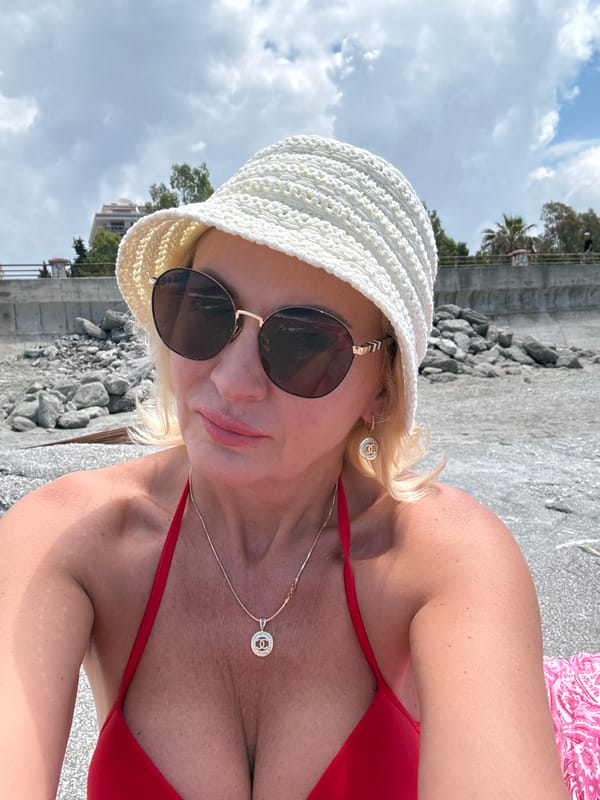 Sunny beach day captured by multiple witnesses