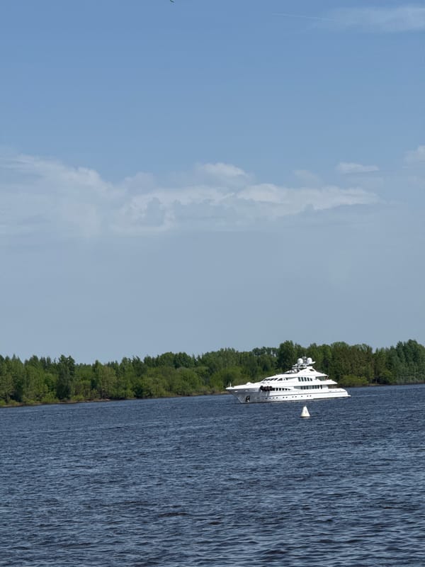 White yacht spotted on Volga River in Nizhny Novgorod