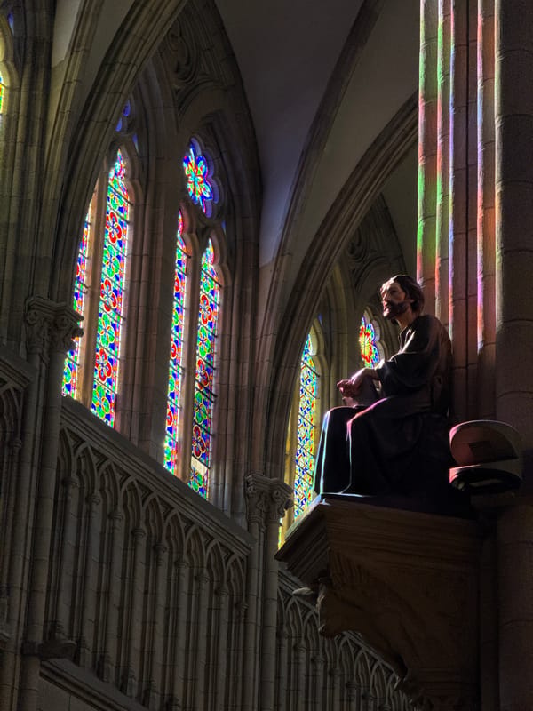 Cathedral and historic architecture tour in San Sebastián