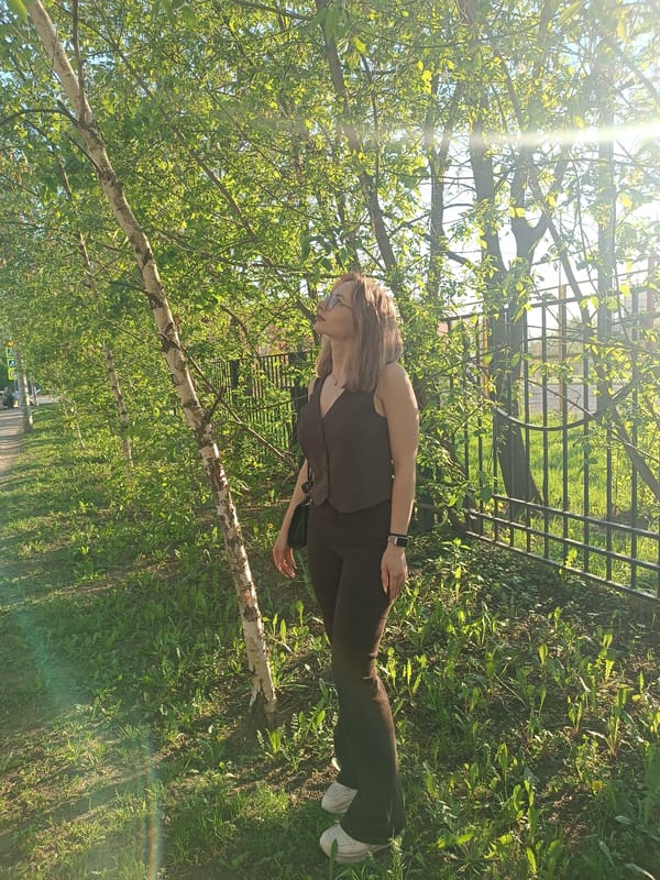 Spring afternoon scenes capture ordinary life moments