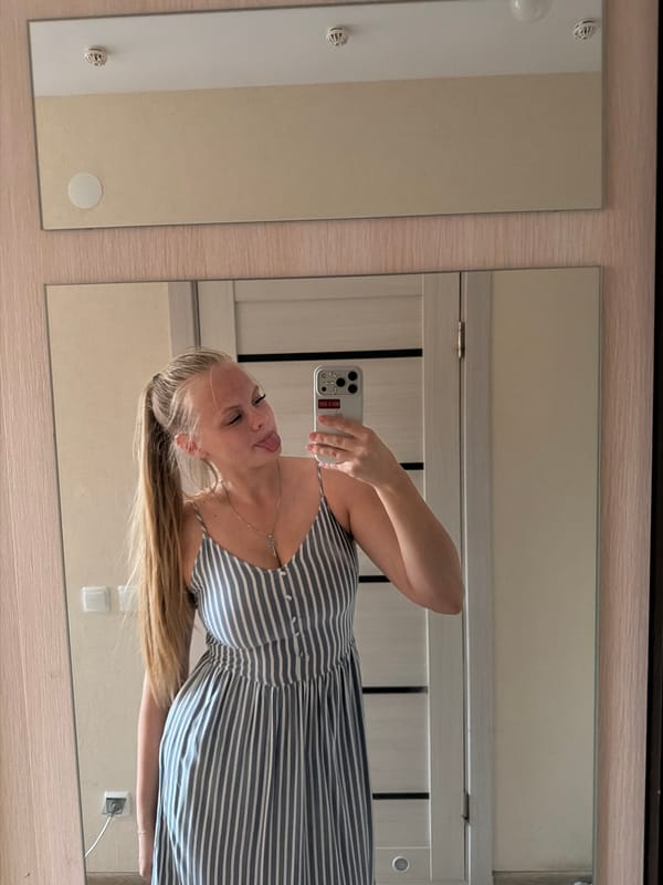 Mirror selfie session in Izhevsk, striped dress and accessories