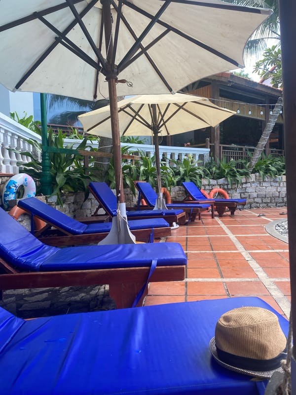 Family enjoys tropical resort vacation in Phu Thuy Ward, Vietnam