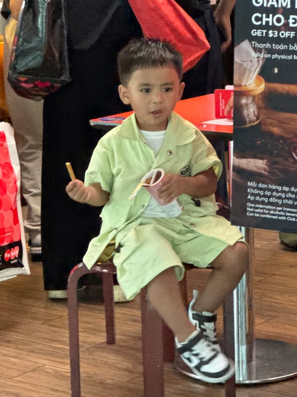Morning layover scenes and cafe snacks at a Vietnamese airport