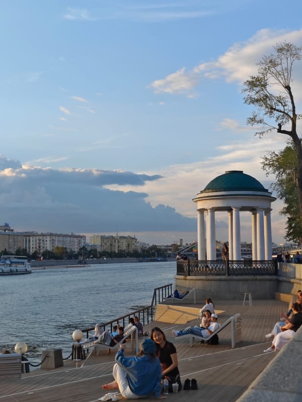 Sunset along the Moskva River promenade, Moscow