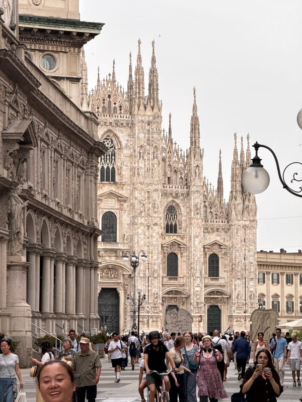 Pro-Palestinian rally fills Milan's Piazza del Duomo