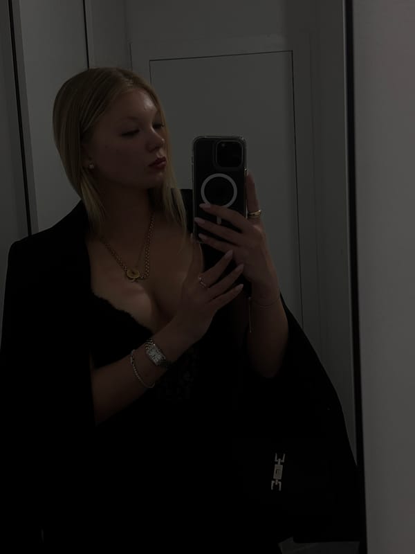 Mirror selfie captured in Ariel, Palestinian Territory