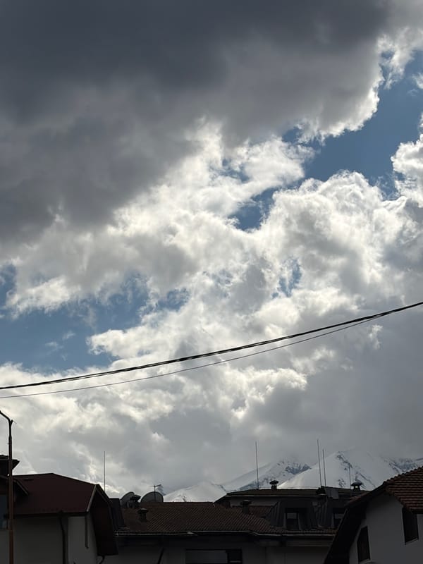 Dynamic sky conditions observed over Bansko mountains