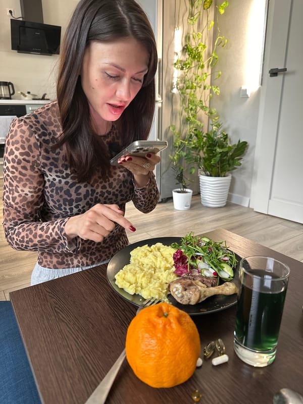 Indoor meal with mashed potatoes documented in Murino apartment