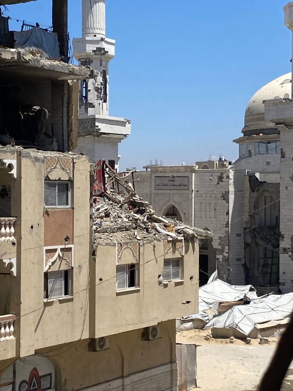 Witness documents war damage, daily life in Khan Yunis