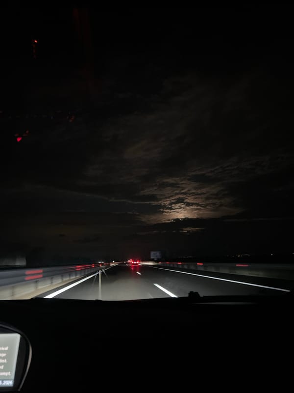 Evening highway travel documented near Saraia, Bulgaria