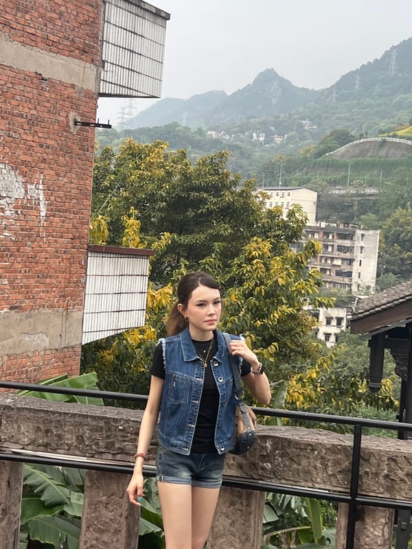 Morning tourist activity captured across Nan'an District scenic spots