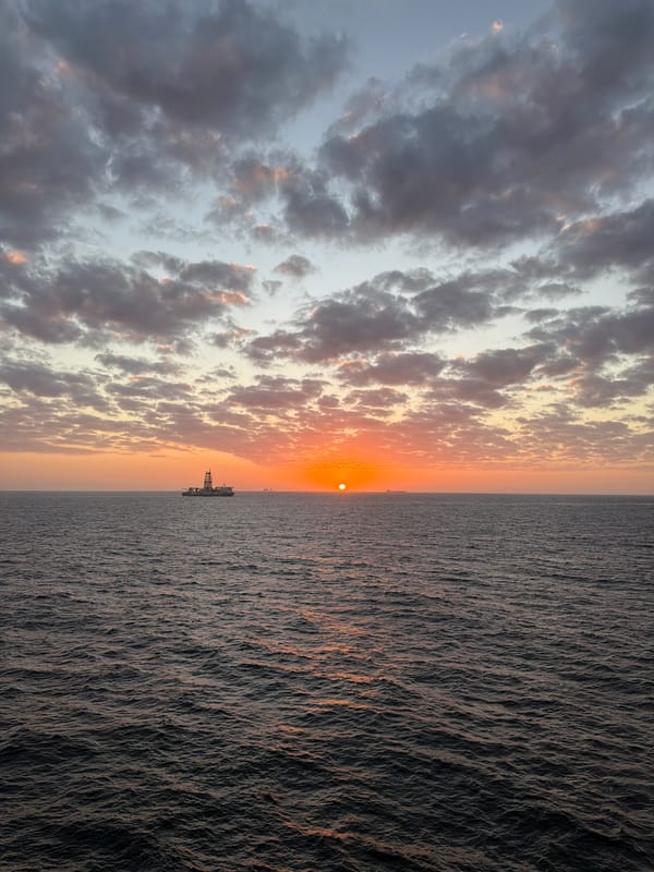 Gulf sunset captured in 30 images over 8 minutes