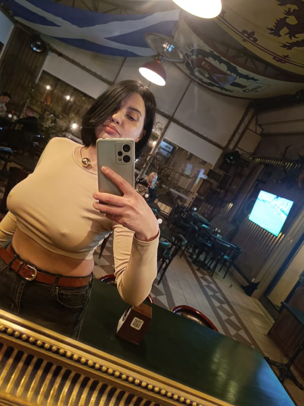 Live band performs at crowded Odesa pub Saturday evening