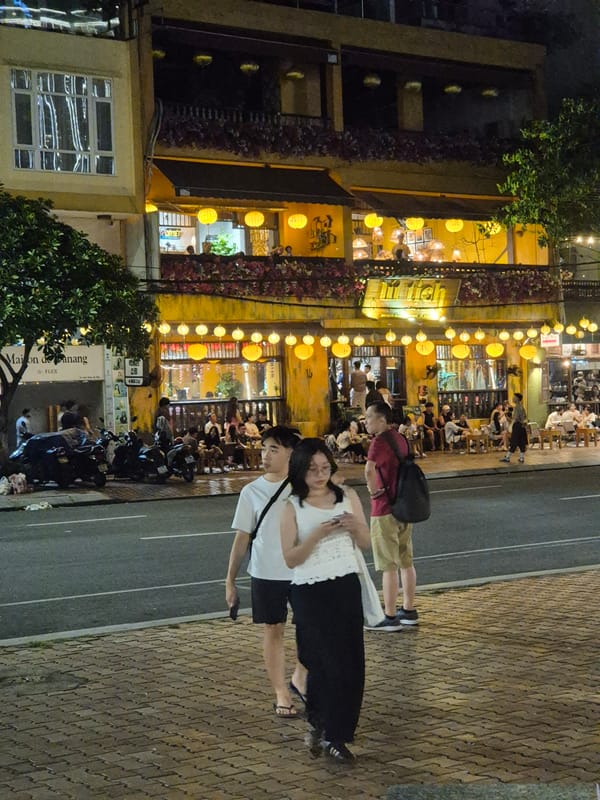 Korean hot pot dinner and a stroll along the Han River