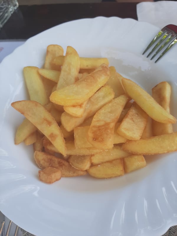 Casual meal and street scenes documented in Lovech, Bulgaria