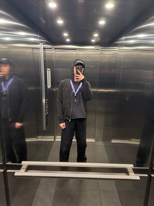 Person takes elevator selfies in Warsaw building