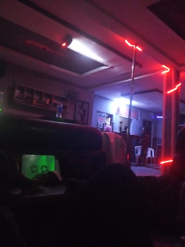 Nightclub scene documented by witnesses during early morning hours