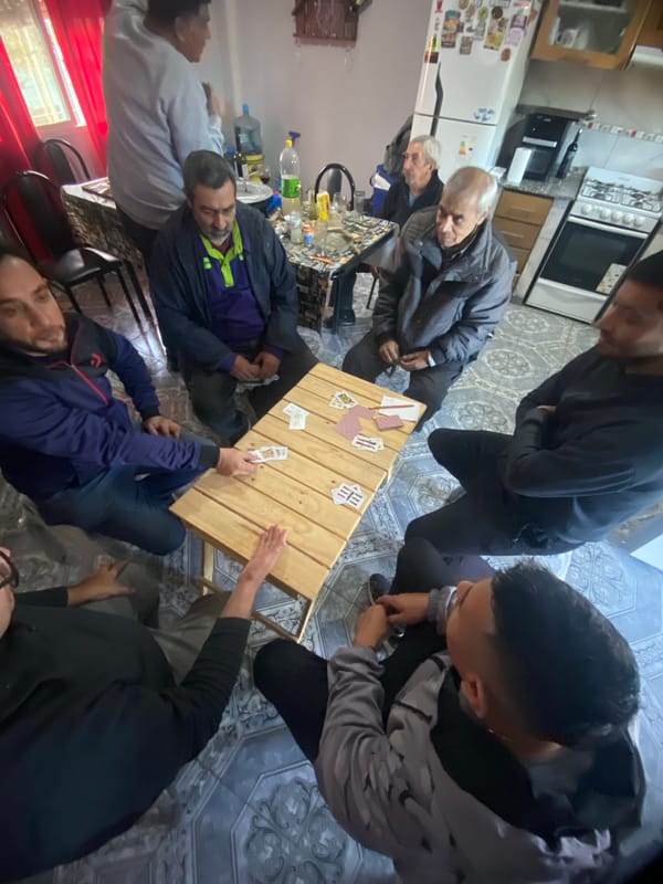 Card game gathering observed in Berazategui home setting