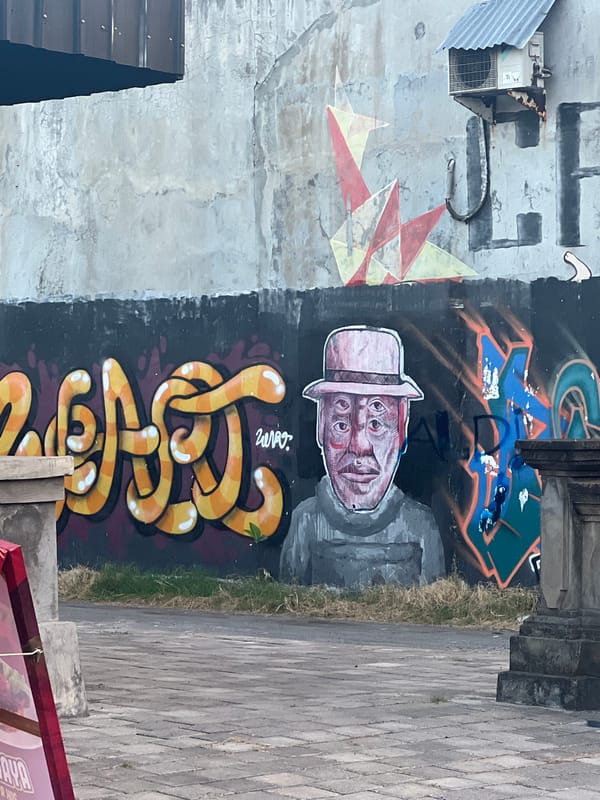 Tourist captures daily life, street art in Sukawati, Indonesia