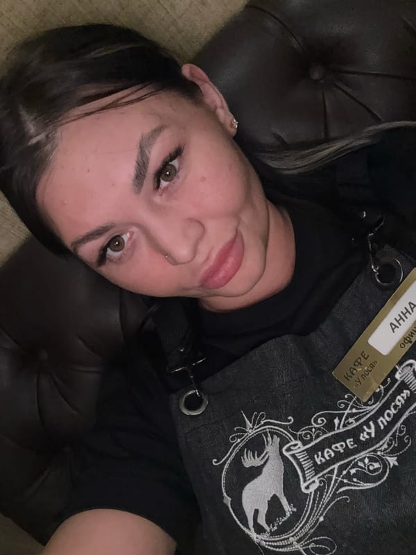 Cafe worker photographed in uniform at Izhevsk establishment