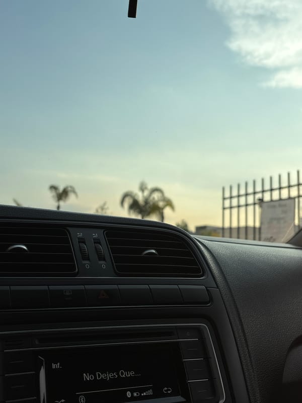 Dashboard radio message photographed in Mexican vehicle