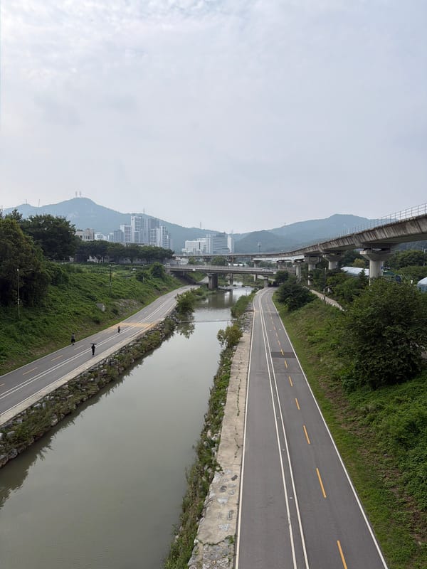 Morning scenes along Uijeongbu's riverside paths and walkways