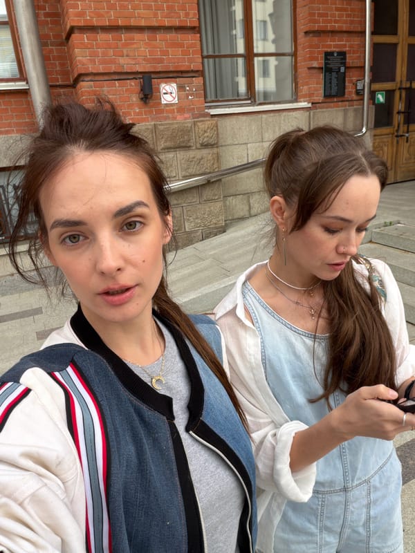 Selfies and sightseeing at Ufa's Opera and Ballet Theater