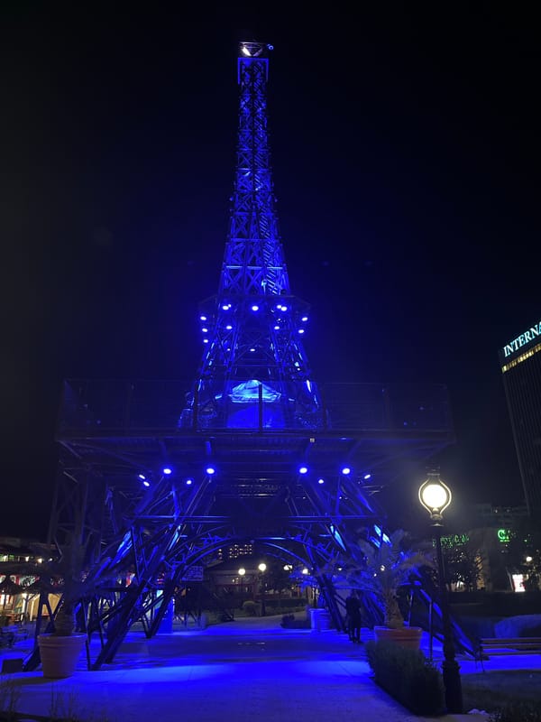 Blue-lit Eiffel Tower replica spotted on Varna walkway
