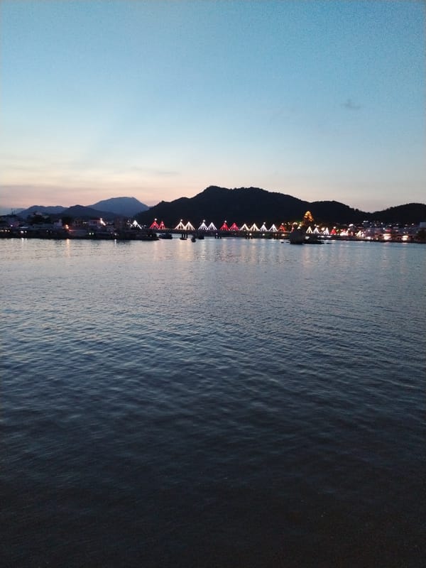 Ordinary morning scenes documented across Nha Trang Ward, Vietnam