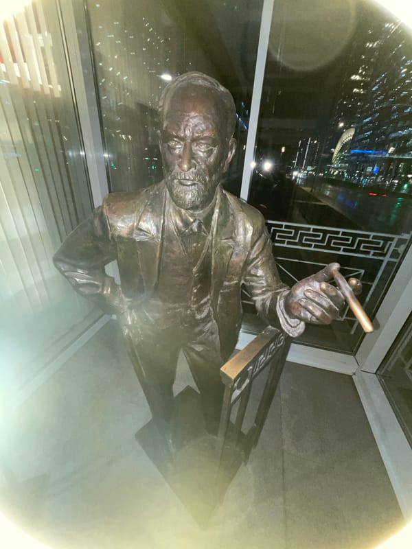 Churchill bronze statue spotted indoors in Moscow building