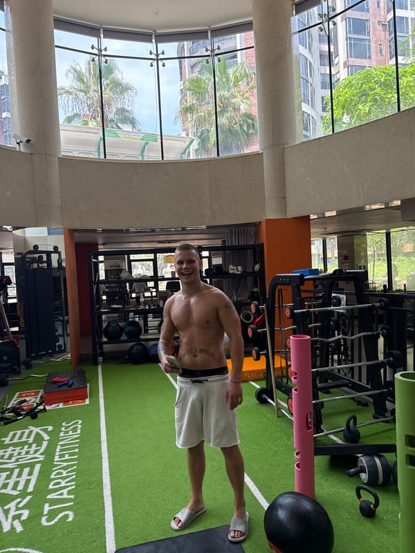 Early Morning Gym Session Documented at Guangzhou Fitness Center