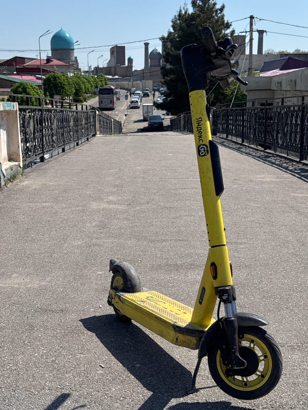 Routine morning scenes documented across Samarkand City streets