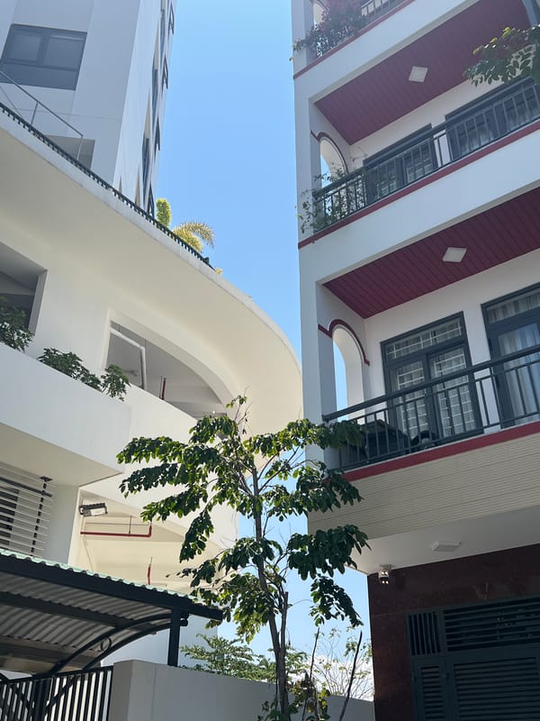 Morning observations capture local architecture and Vietnamese cuisine in Trang